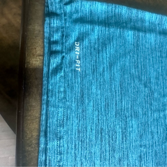 Nike Eagles Dri Fit shirt - Picture 4 of 8